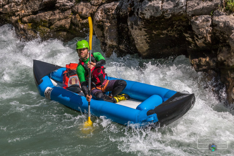 photo cano raft air boat canoe verdon